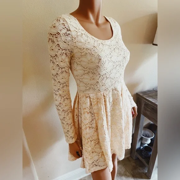 Free People Ivory Stretch knit eyelet lace babydoll dress XS 0 2 Free People Ivory Stretch knit eyelet lace babydoll dress XS 0 2